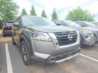 2025 Nissan Pathfinder SL