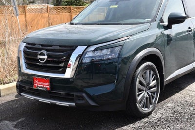 2025 Nissan Pathfinder SL