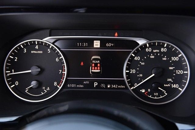 2025 Nissan Pathfinder SL