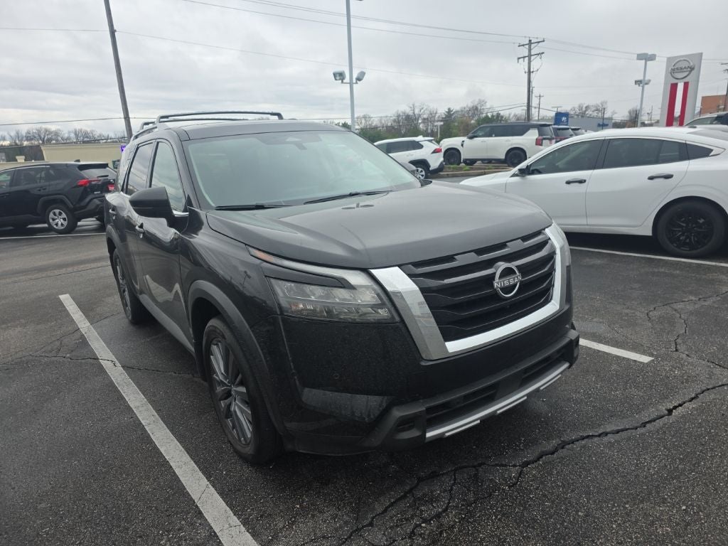 2025 Nissan Pathfinder SL