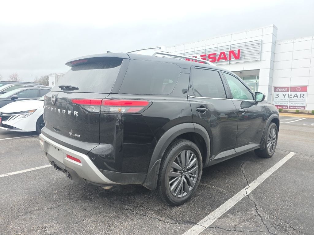 2025 Nissan Pathfinder SL
