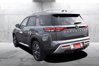 2025 Nissan Pathfinder Platinum
