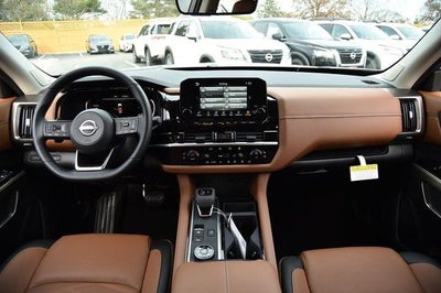 2025 Nissan Pathfinder Platinum