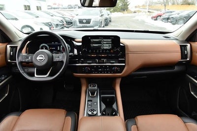 2025 Nissan Pathfinder Platinum