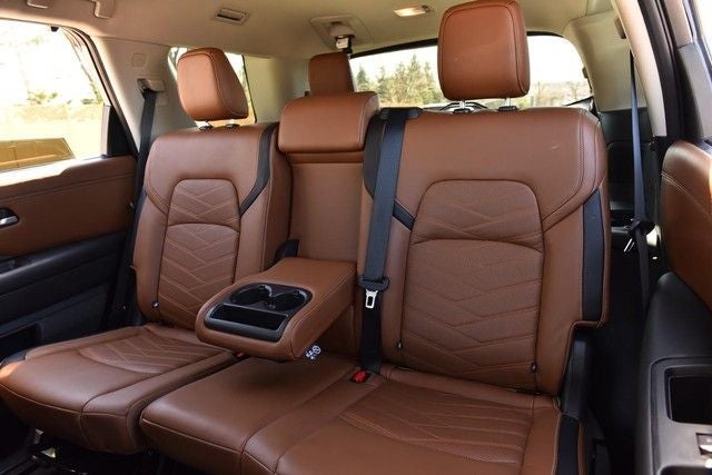 2023 Nissan Pathfinder Platinum 4WD [MotorTrend Certified]