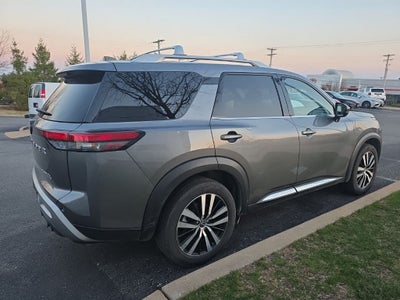 2023 Nissan Pathfinder Platinum 4WD [MotorTrend Certified]