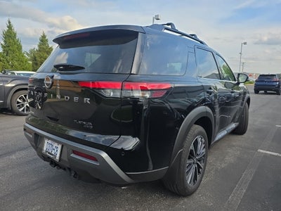 2026 Nissan Pathfinder Platinum