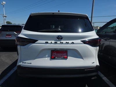 2025 Toyota Sienna LE AWD Plus Package [8 Passenger]