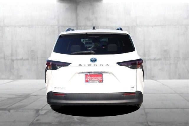2025 Toyota Sienna LE AWD Plus Package [8 Passenger]