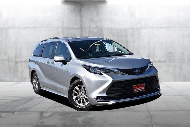 2021 Toyota Sienna XLE 8 Passenger