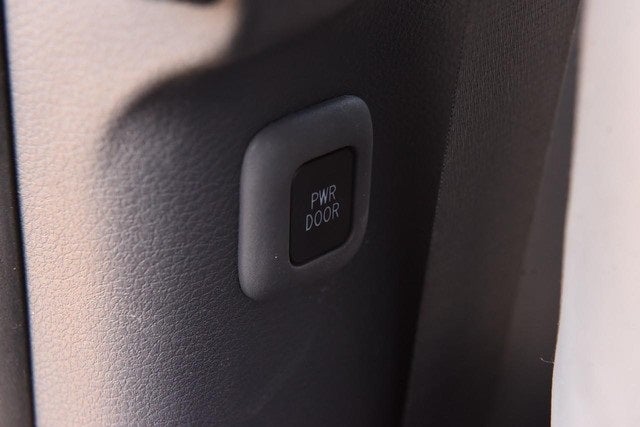 2021 Toyota Sienna XLE 8 Passenger