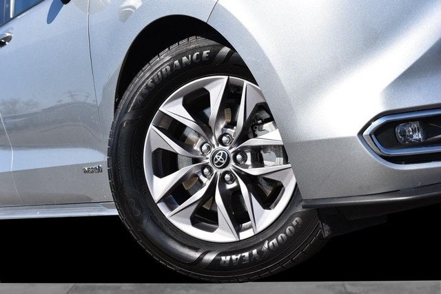 2021 Toyota Sienna XLE 8 Passenger