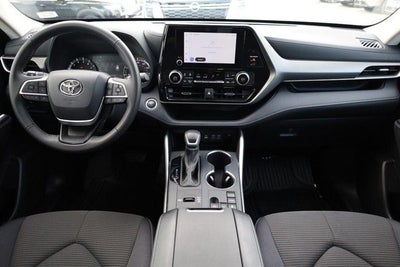 2025 Toyota Highlander LE