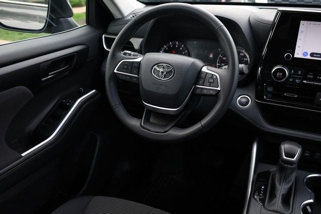2025 Toyota Highlander LE