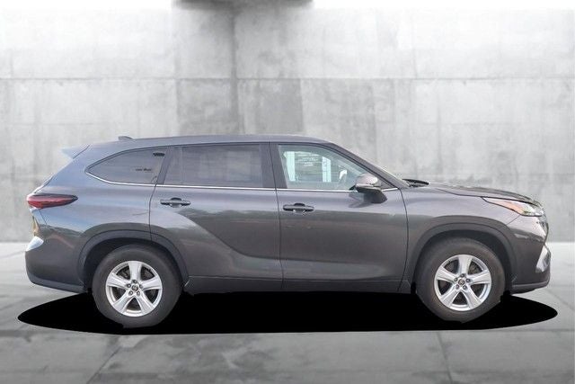 2025 Toyota Highlander LE