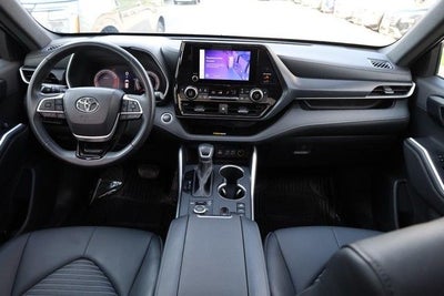 2025 Toyota Highlander XSE