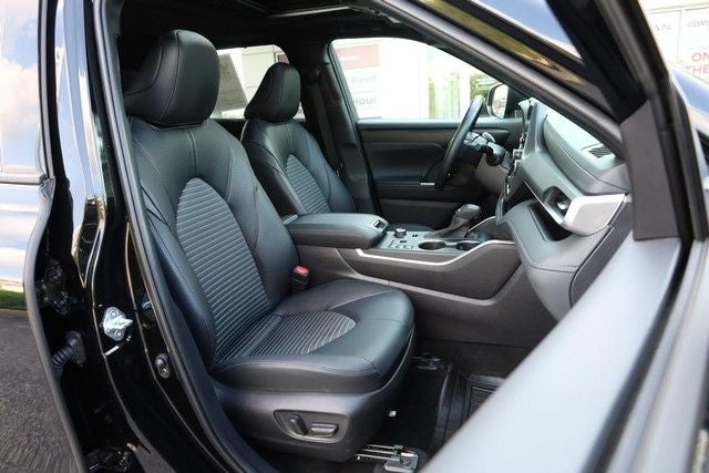 2025 Toyota Highlander XSE