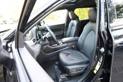 2025 Toyota Highlander XSE