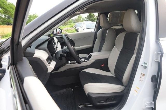 2025 Mitsubishi Outlander SE S-AWC w/ 20" Alloy Wheels