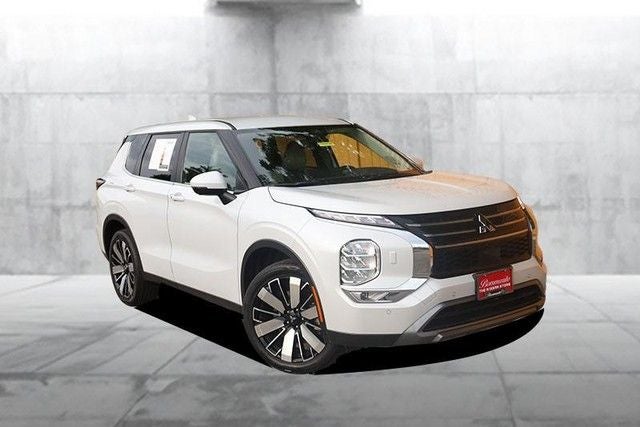 2025 Mitsubishi Outlander SE S-AWC w/ 20" Alloy Wheels