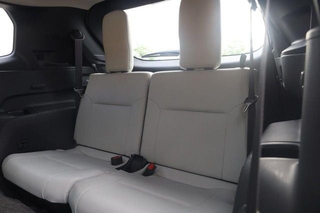2025 Mitsubishi Outlander SE S-AWC w/ 20" Alloy Wheels