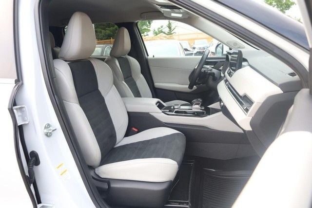 2025 Mitsubishi Outlander SE S-AWC w/ 20" Alloy Wheels