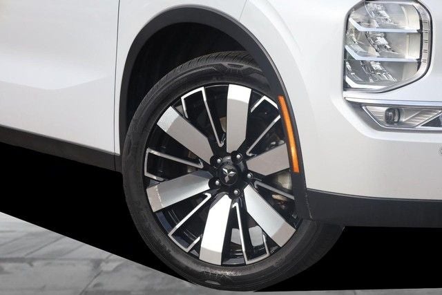 2025 Mitsubishi Outlander SE S-AWC w/ 20" Alloy Wheels