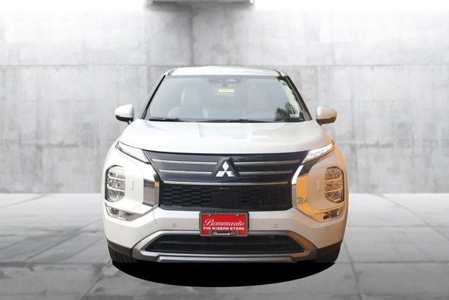 2025 Mitsubishi Outlander SE S-AWC w/ 20" Alloy Wheels
