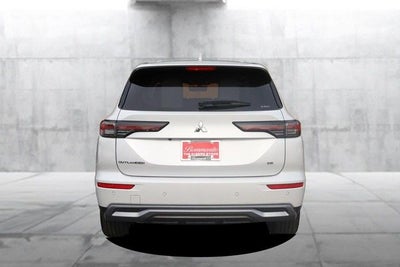 2025 Mitsubishi Outlander SE S-AWC w/ 20" Alloy Wheels