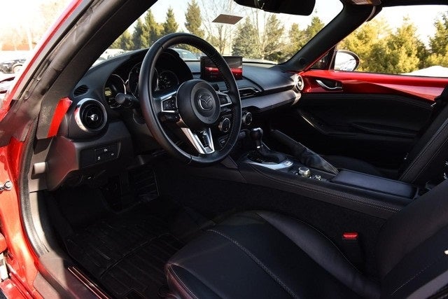 2024 Mazda Mazda MX-5 Miata RF Grand Touring w/ Power Retractable Hard Top