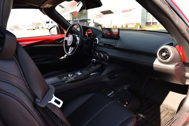 2024 Mazda Mazda MX-5 Miata RF Grand Touring w/ Power Retractable Hard Top