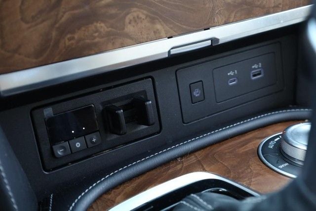 2022 Nissan Armada SL