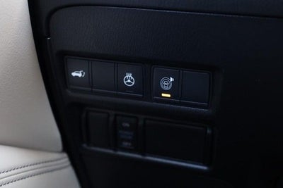 2021 Nissan Armada Platinum 4WD w/ Rear Entertainment [MotorTrend Certified]