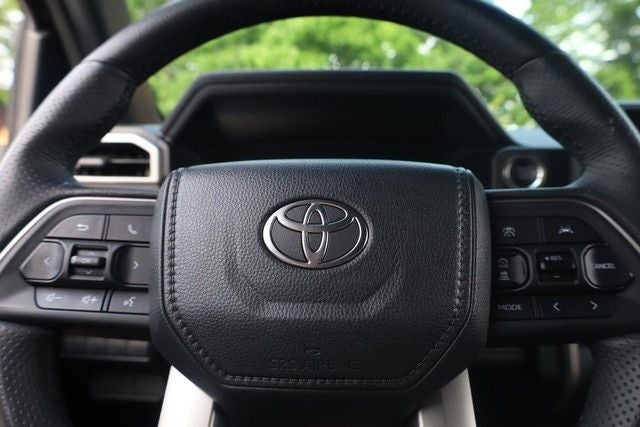 2025 Toyota 4Runner SR5 4WD