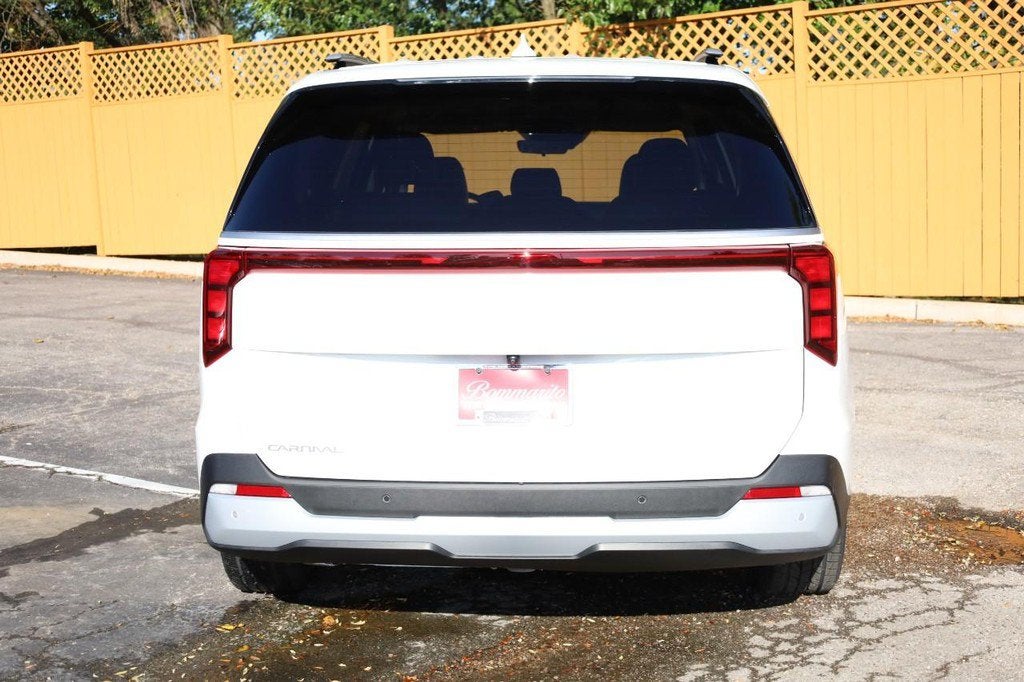 2025 Kia Carnival EX