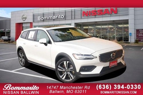 2025 Volvo V60 Cross Country B5 Plus AWD 19" Diamond Cut Wheels
