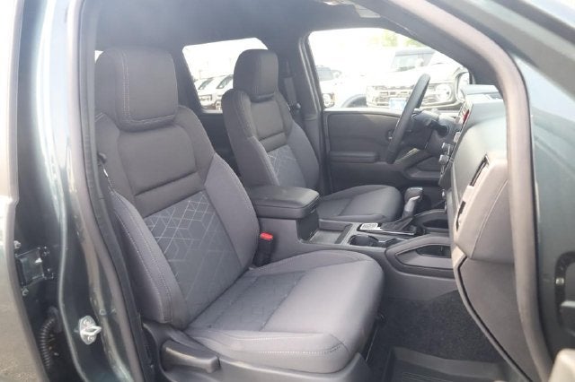 2027 Nissan Frontier Crew Cab SV