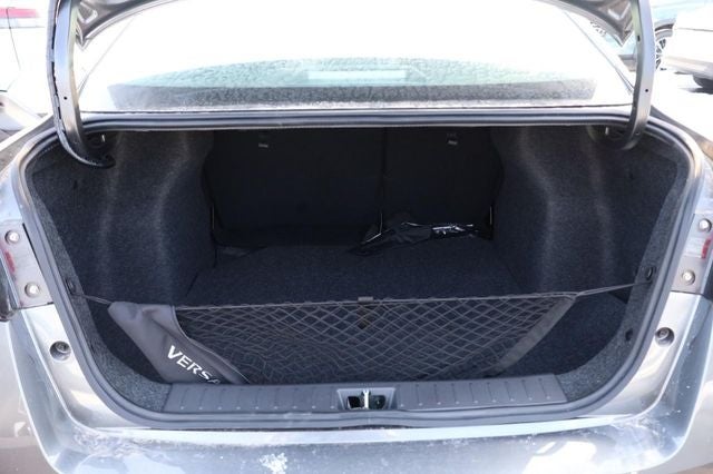 2025 Nissan Versa SR