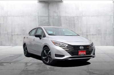 2025 Nissan Versa SR